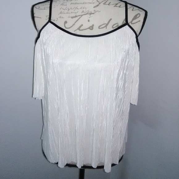 Express Tops - Open shoulder blouse